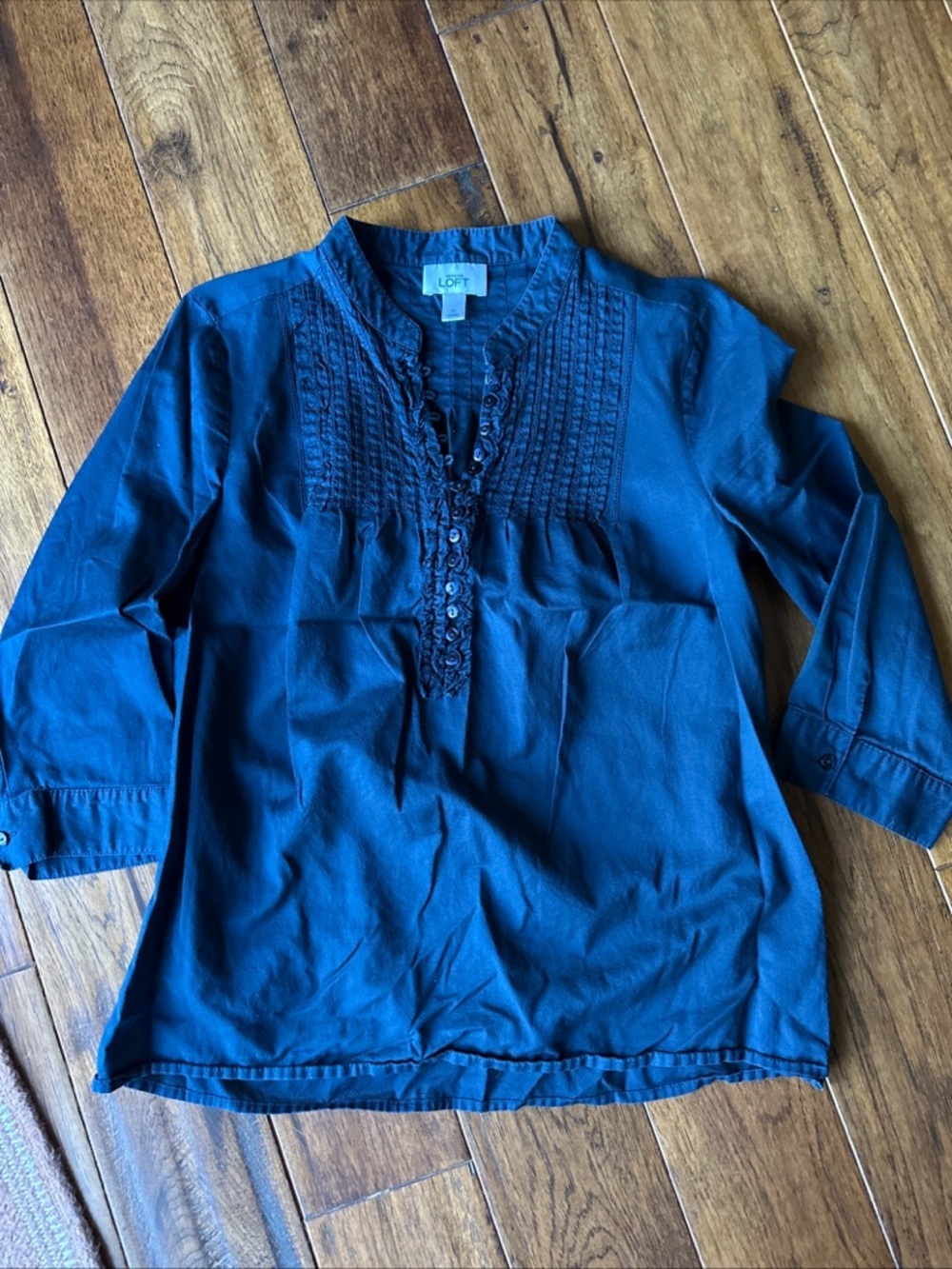 Ann Taylor Loft Navy Blue Cotton Blouse Medium Ruffles 3/4 Sleeve Popover Shirt